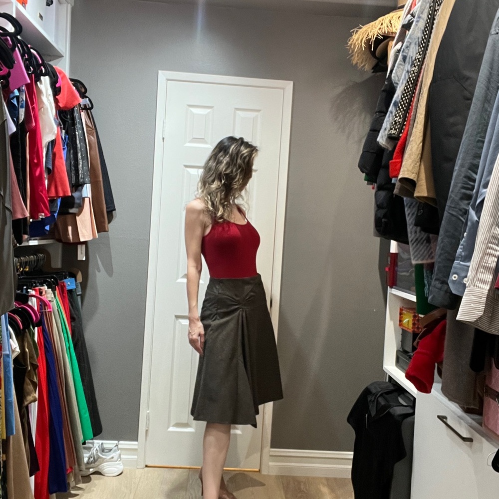 Zara medium skirt brown. Elegant Brown Women's Skirt